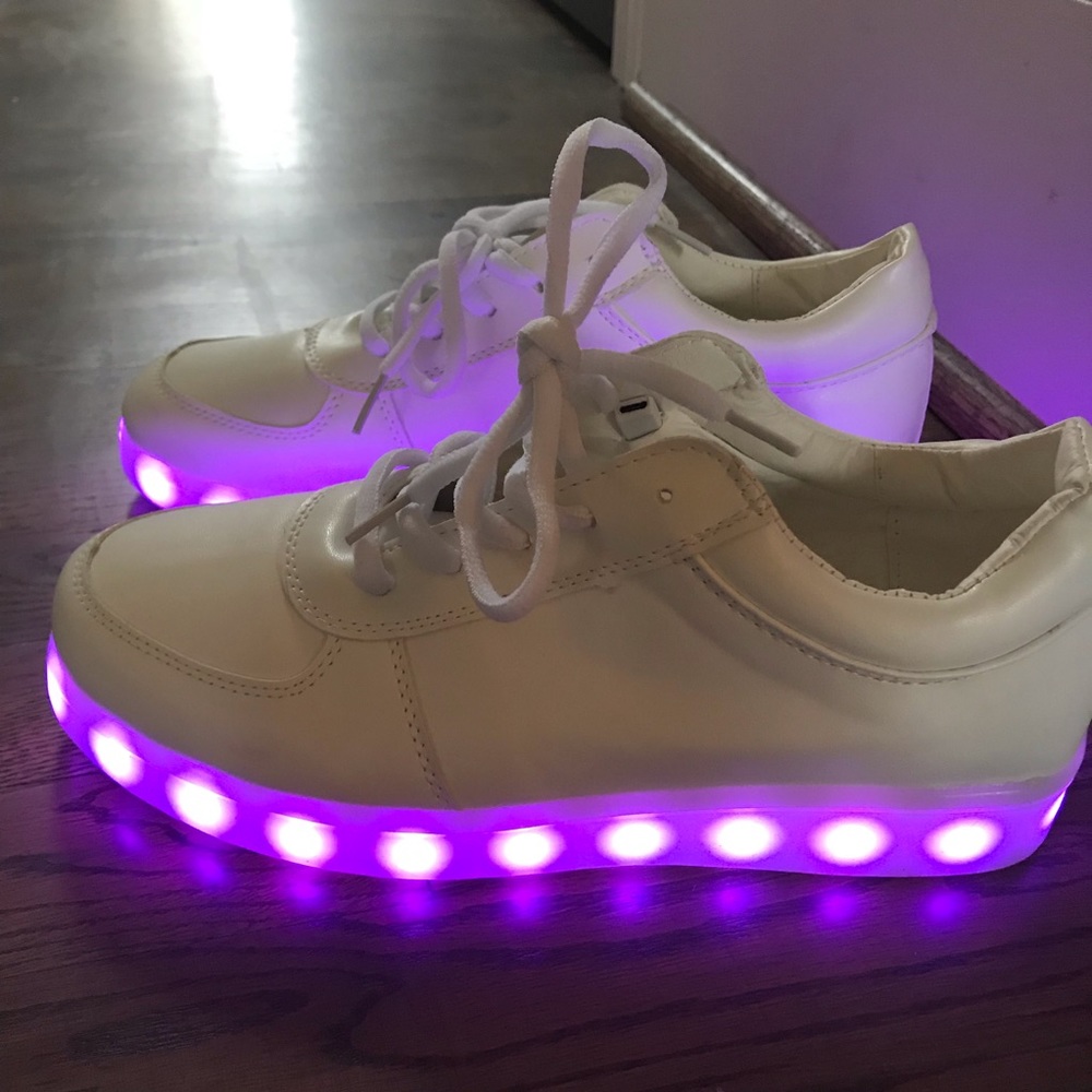 NWOT So Aesthetic light up shoes